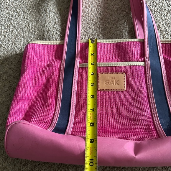 The Sak Fuchsia and Navy Tote Bag - Picture 4 of 5